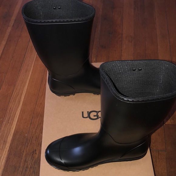 Matte Shelby Rainboot by Ugg - Picture 1 of 6
